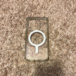 Itskins iPhone 15 pro clear case